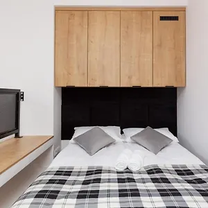 Apartament Center Mezzanine Chmielna By Renters Warszawa