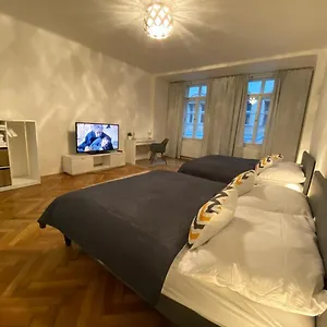 Wenceslas Square Big Apartment Prague